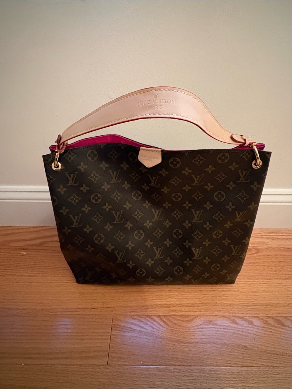 Louis Vuitton Monogram Shoulder Bag with Pink Interior Trim - Picture 2 of 9